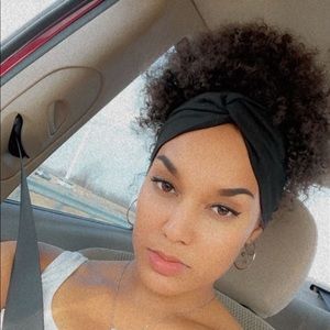 Meet your Posher, Makayla